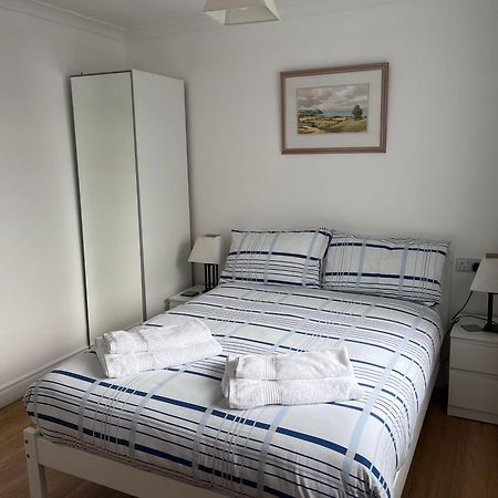 Spacious 5 Double Bed Bedroom Bungalow Near Belfast Lisburn Exteriör bild