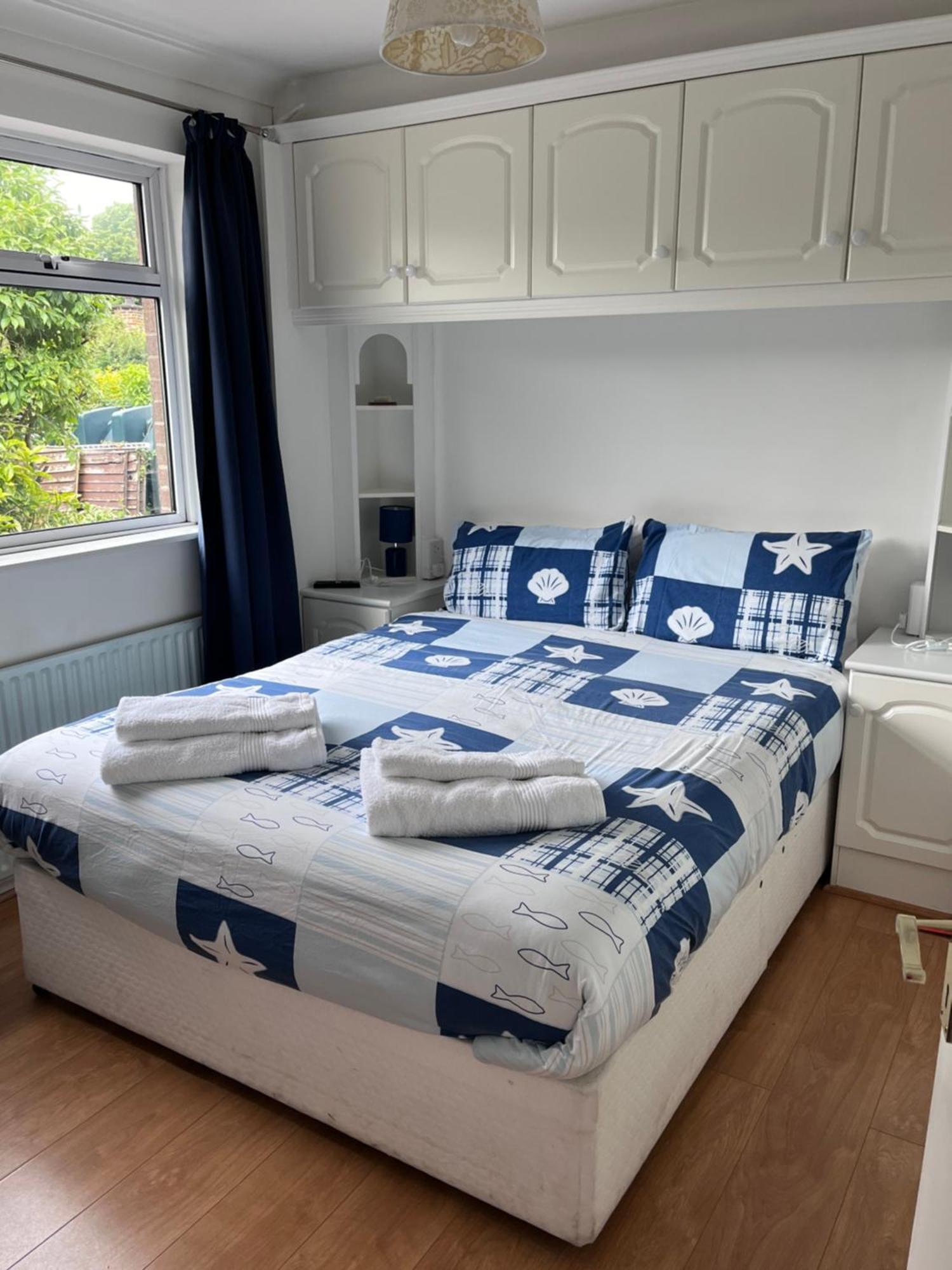 Spacious 5 Double Bed Bedroom Bungalow Near Belfast Lisburn Exteriör bild