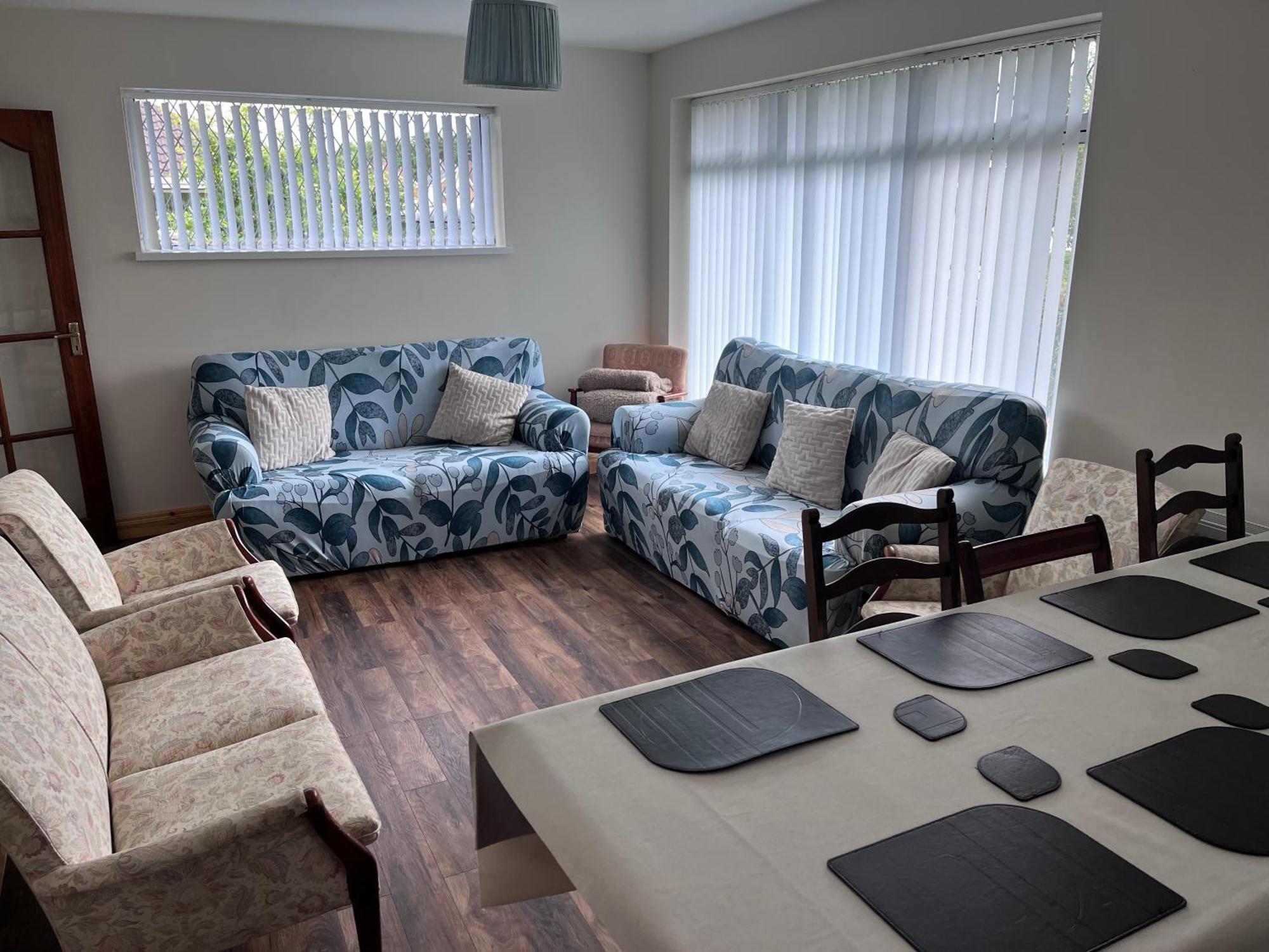 Spacious 5 Double Bed Bedroom Bungalow Near Belfast Lisburn Exteriör bild